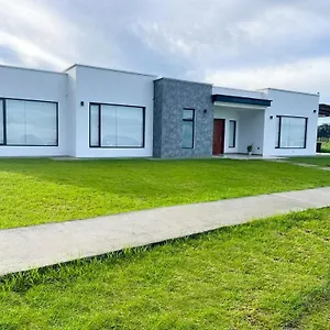 https://altos-de-quito.hotelsquito.com